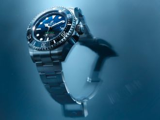 Oyster Perpetual Rolex Deepsea Ref. M136660-0005 mit Meereshintergrund