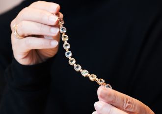 Hochwertiges Schmuckstück bei Juwelier Mühlbacher – eingelöst mit Goldankauf Gutschein in Regensburg