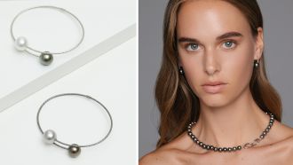 Zwei silberne Halsreifen mit weißen und dunklen Perlen sowie Model mit dunkler Perlenkette und Perlenohrringen aus der Urban Nights Kollektion von Yana Nesper.