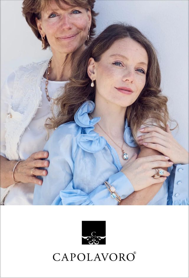 Die Gruenderin von Capolavoro und ihre Tochter tragen Schmuck von Capolavoro