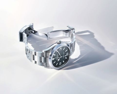Rolex Explorer 36 Ref. 124270 Edelstahl Herrenuhr mit schwarzem Zifferblatt und Oyster-Band auf hellem Hintergrund