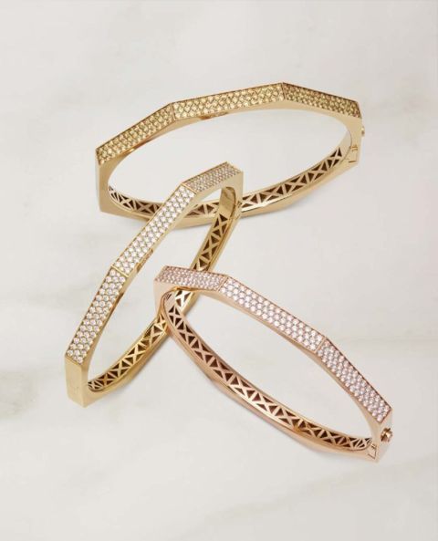 Geometrische Armreifen aus Roségold aus der Brave Kollektion von Crivelli mit durchgehender Diamant-Pavé-Fassung, elegante Schmuckkomposition Geometrische Armreifen aus Roségold aus der Brave Kollektion von Crivelli mit durchgehender Diamant-Pavé-Fassung, elegante Schmuckkomposition