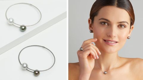 Silberne Armreifen mit dunklen und hellen Tahitiperlen sowie Modell mit Ohrsteckern, Ring und Kette aus der Urban Nights Kollektion.